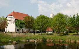 Kornspeicher und Schinkelkirche