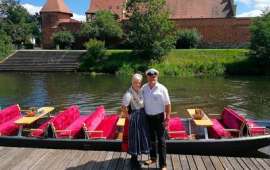 Kahnfährmann Bernd Klausch mit seiner Frau