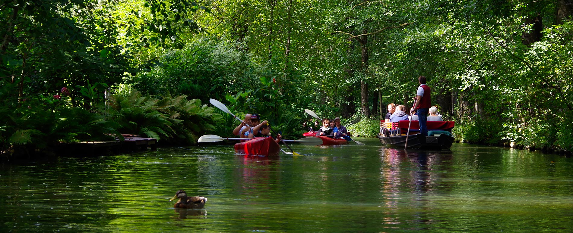 Familienausflug mit dem Paddelboot