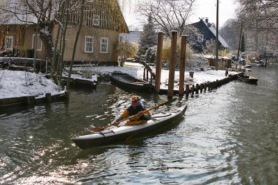 mit dem Stoßschlitten im Spreewald unterwegs