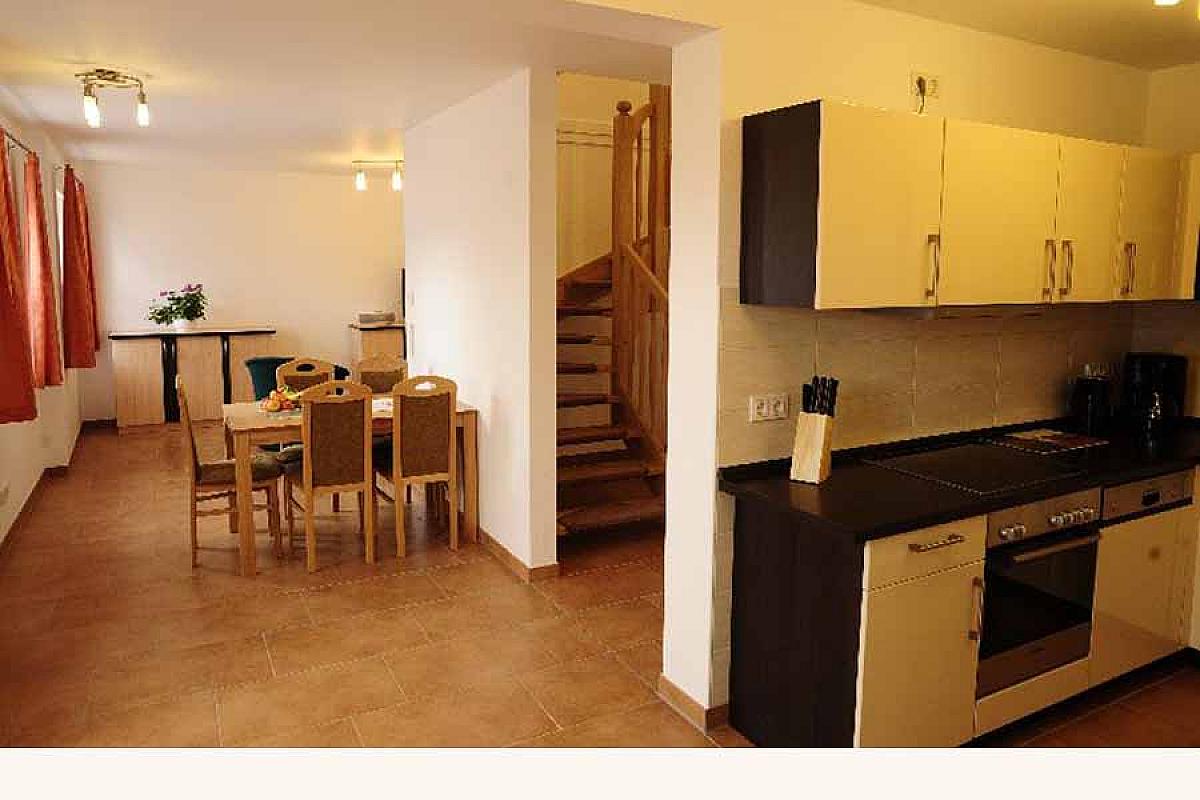 "Beim Kahnfährmann" - ferienwohnung-beim-kahnfaehrmann-wohnbereich-kueche