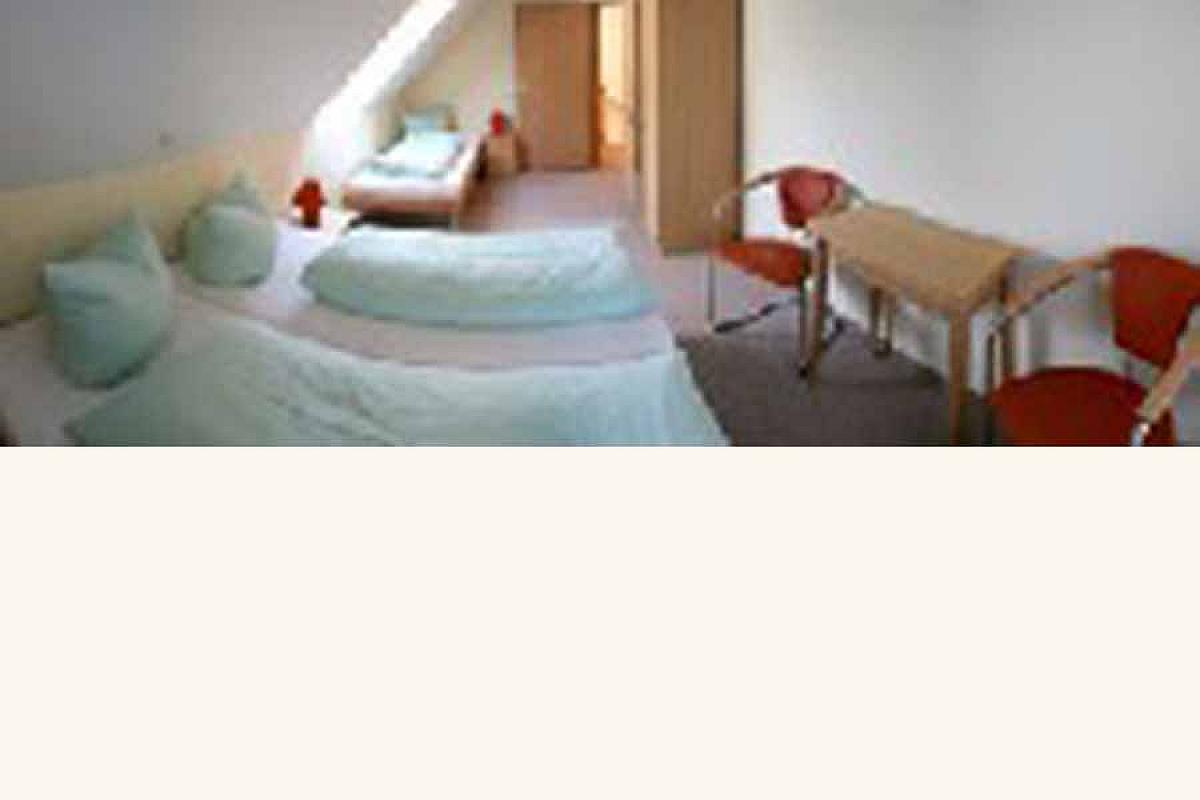 Ferienhof Landidyll - gurkenfass-og-schlafzimmer
