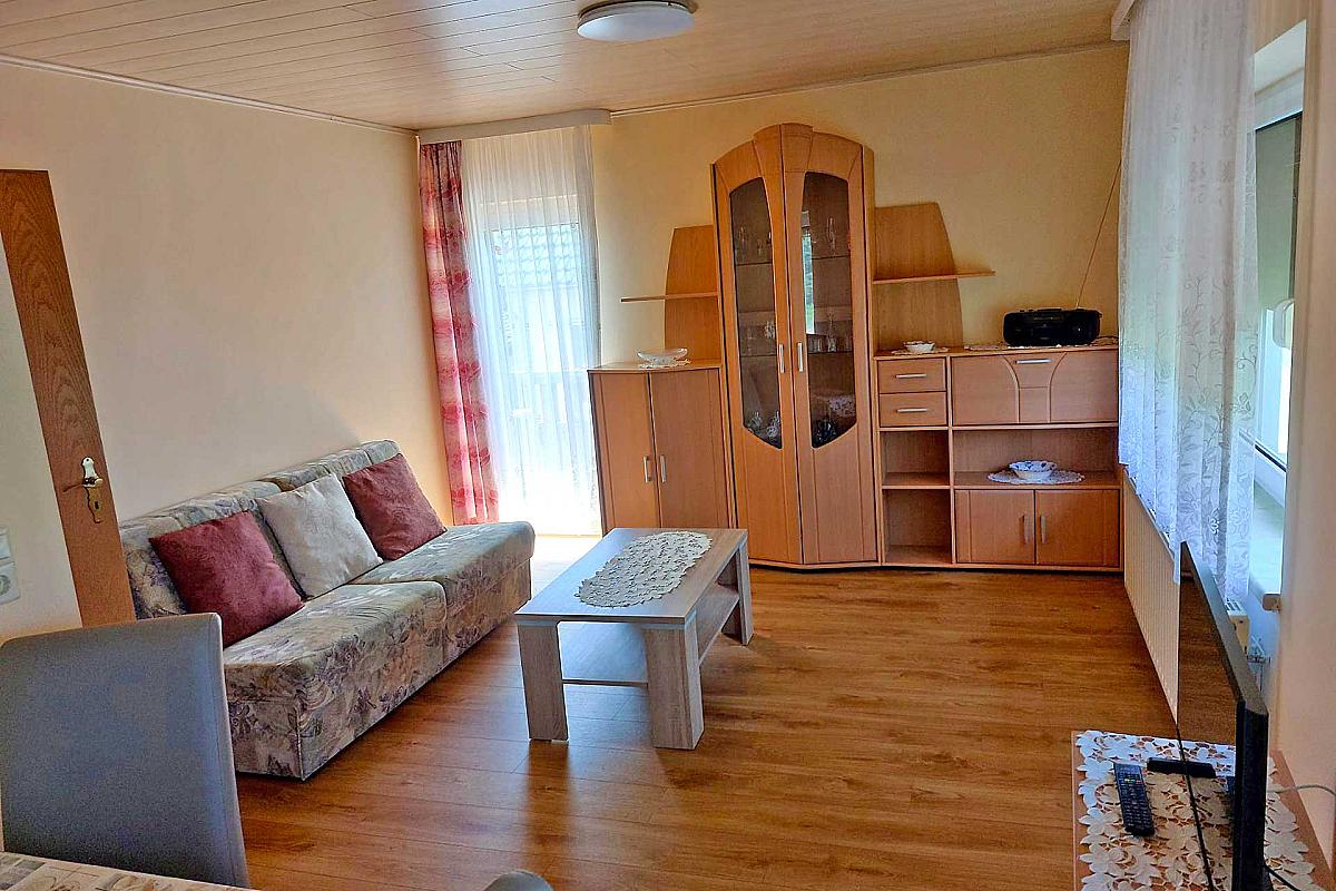 Ferienwohnung Gisela Hennig - wohnzimmer-ferienwohnung-hennig