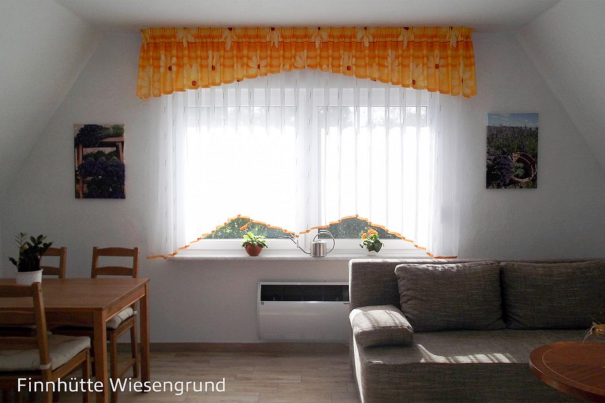 Ferienhaus Karnapke – finnhuette_wiesengrund_wohnraum_DSCF0220