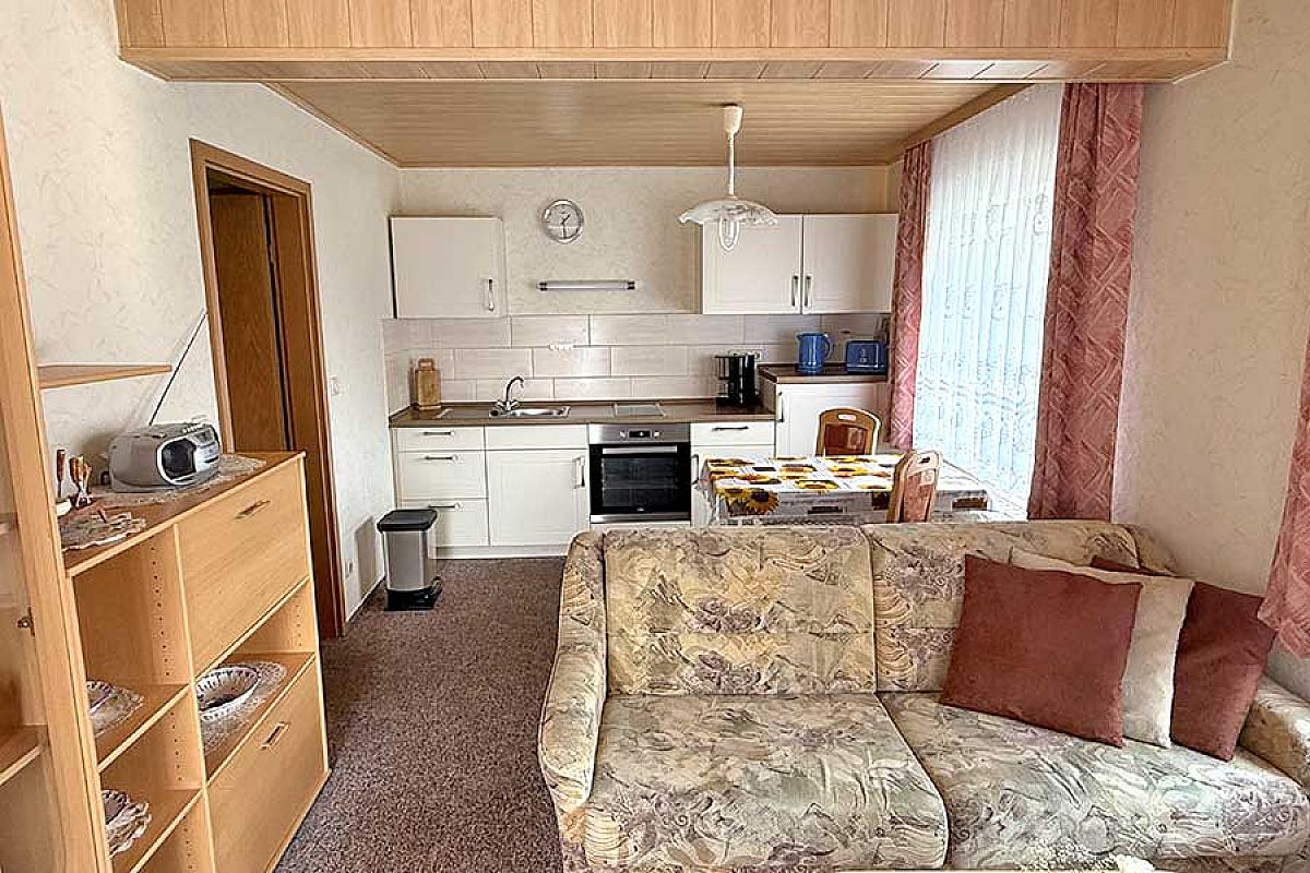 Ferienwohnung Gisela Hennig – wohnzimmer-kueche-ferienwohnung-hennig