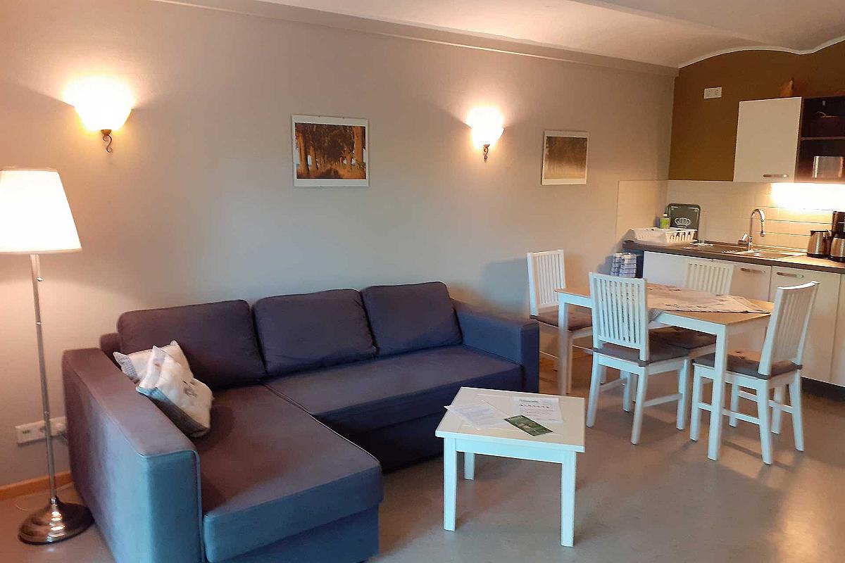 Scheunenhof Lübben – ferienwohnung-wohnbereich-kueche_20200608_092947