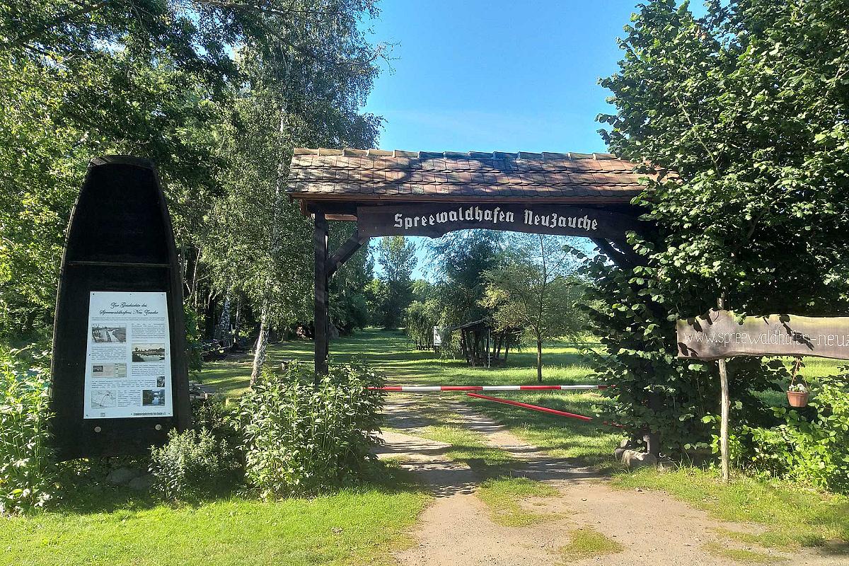 Kahngenuss Spreewaldkahnfahrten - Eingang zum Hafen Neu Zauche