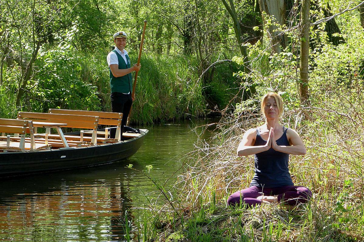 Kahngenuss Spreewaldkahnfahrten - Yoga am Ufer