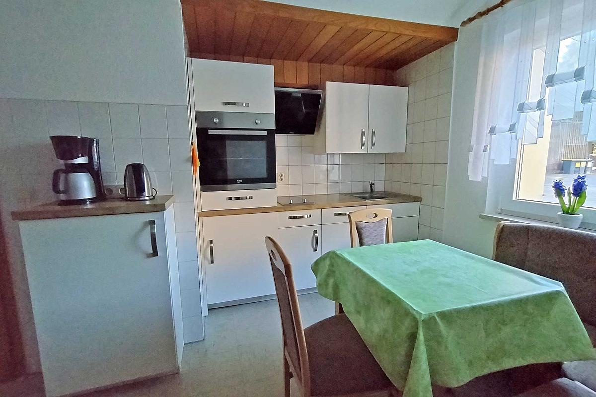 Urlaub auf dem Bauernhof Gummelt – bauernhof-gummelt-kueche-ferienwohnung